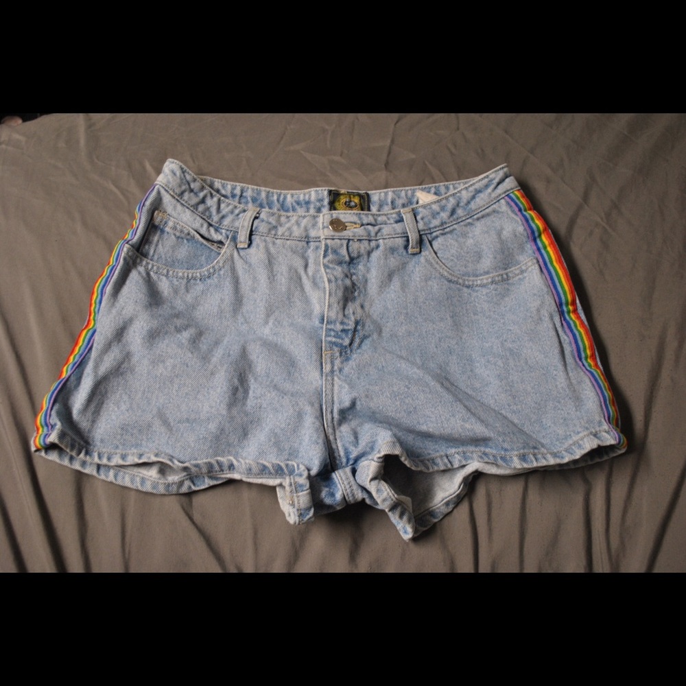 Vintage High waisted jean shorts